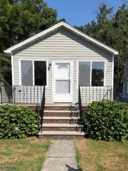 38 Park Dr, Oakland Boro, NJ 07436