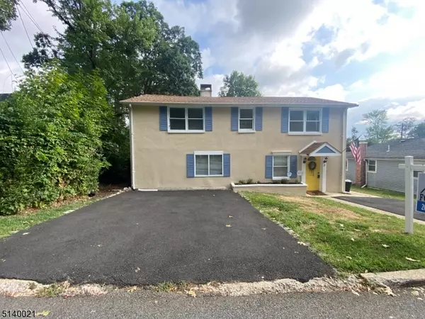 3 Hill Rd, Stanhope Boro, NJ 07874