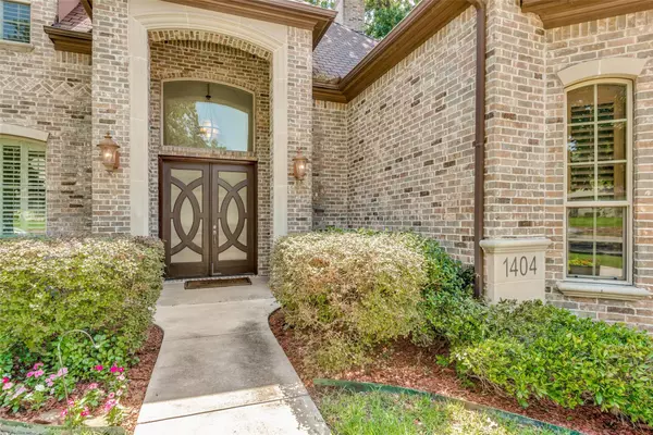 1404 Sylvan Avenue, Dallas, TX 75208