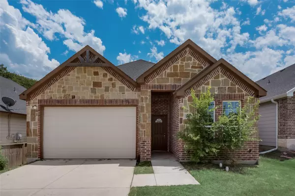 5102 Sunshine Drive, Fort Worth, TX 76105