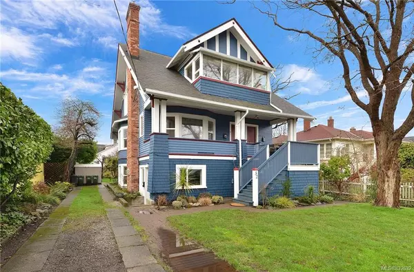 52 Moss St, Victoria, BC V8V 4L8