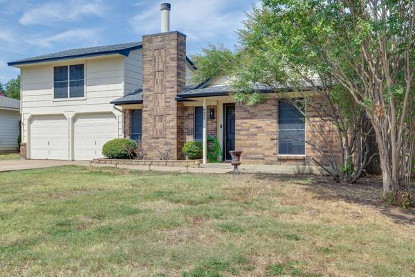 625 S Walnut Creek Drive, Mansfield, TX 76063