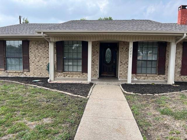 2201 Nolan Drive, Carrollton, TX 75006