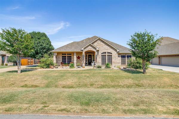 1025 Portsmouth Place, Crowley, TX 76036