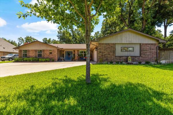 7115 Westover Drive, Granbury, TX 76049