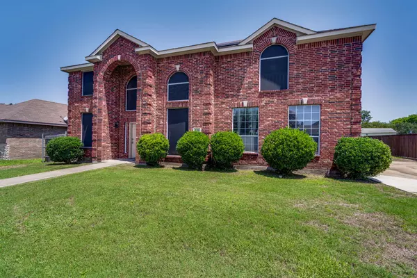 110 Cascade Drive, Red Oak, TX 75154