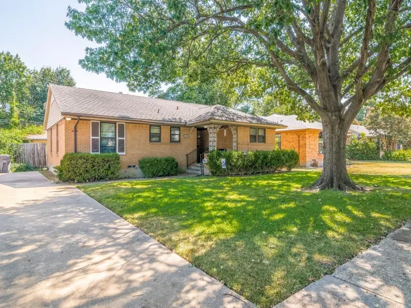 3006 San Medina Avenue, Dallas, TX 75228