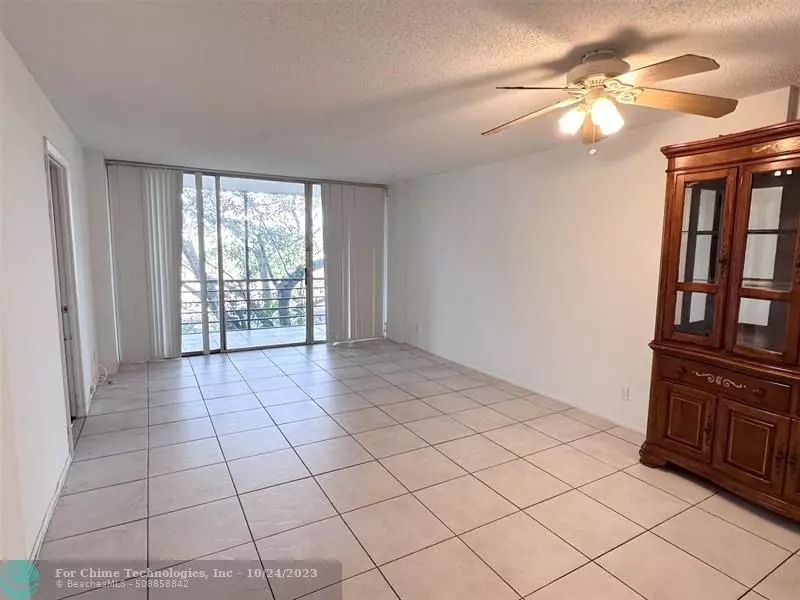 119 Royal Park Dr  #3G, Oakland Park, FL 33309