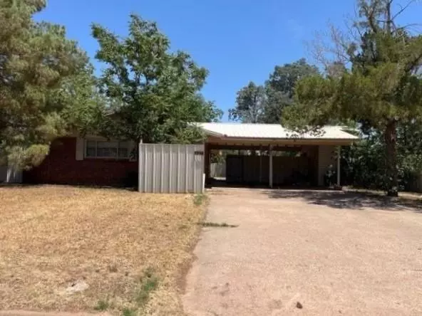 407 Eddy Street, Quanah, TX 79252