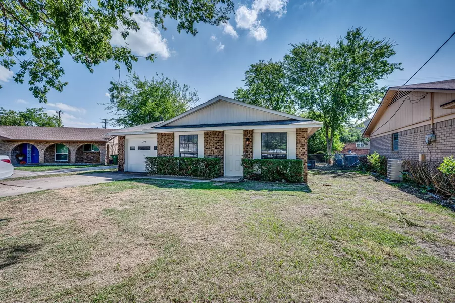 111 Alamo Street, Waxahachie, TX 75165