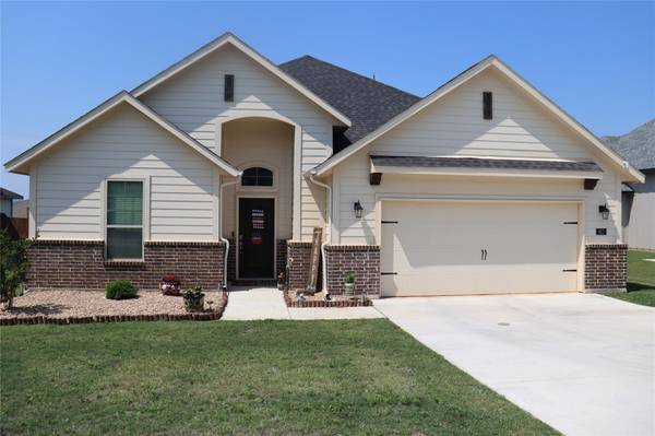 817 Holbrook, Springtown, TX 76082