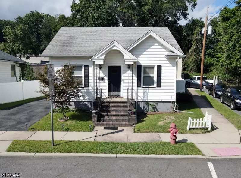 25 Vincent St., Hawthorne Boro, NJ 07506