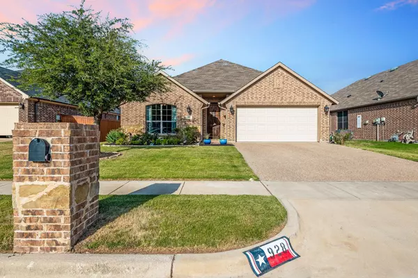 Saginaw, TX 76179,928 Gray Wash Drive