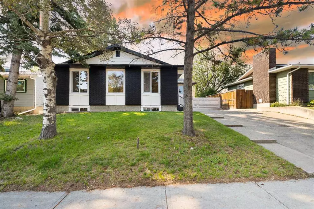 Calgary, AB T2J 4E3,231 Queensland CIR SE