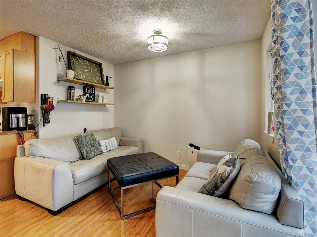 Langford, BC V9B 3T4,2844 Bryn Maur Rd #202