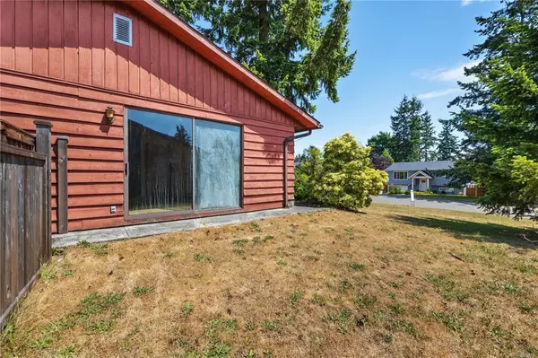 Comox, BC V9M 1Z3,555 CORMORANT St