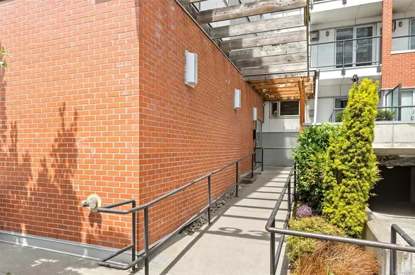 Victoria, BC V8V 3N4,932 Johnson St #209