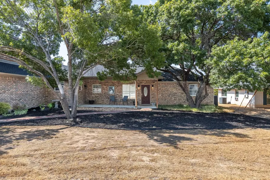 506 Crestwood Drive, Granbury, TX 76048