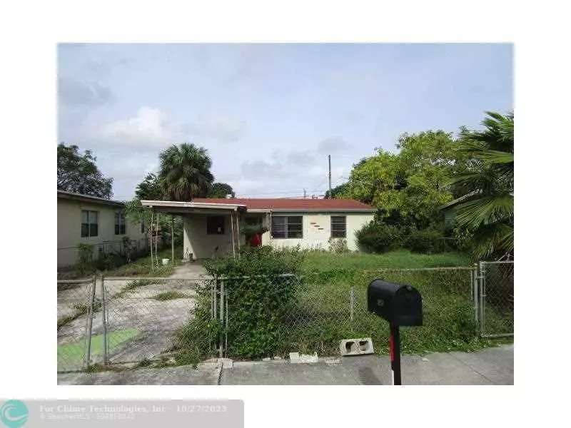 1548 W 10TH, Riviera Beach, FL 33404