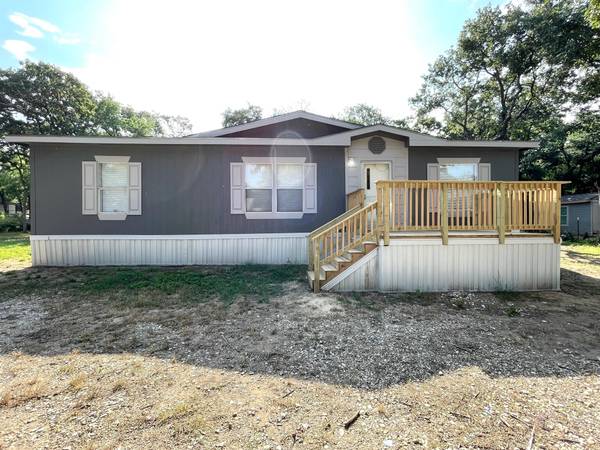 465 Pioneer Trail, Valley View, TX 76272