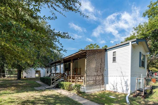 128 Bayview Street, Gun Barrel City, TX 75156