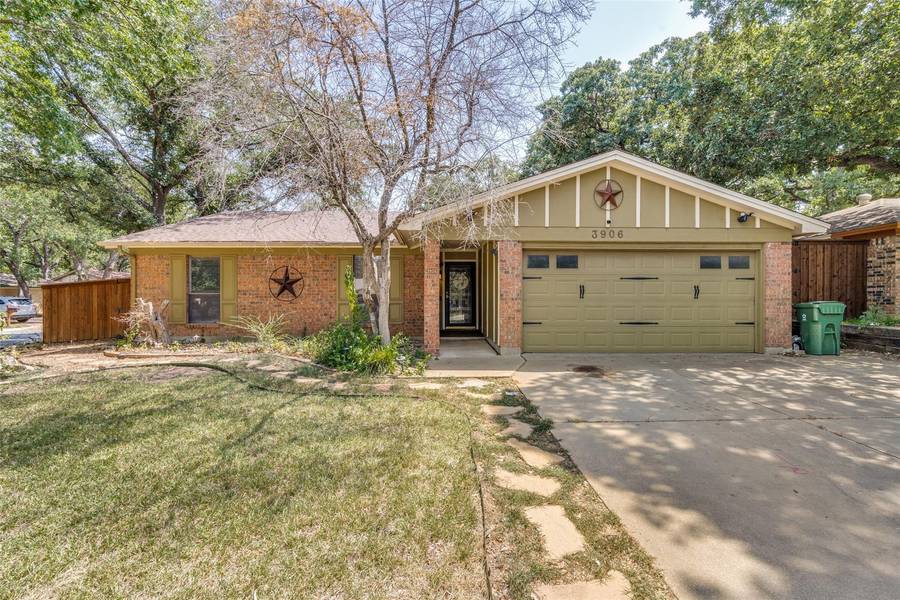 3906 Pyracantha Drive, Arlington, TX 76017