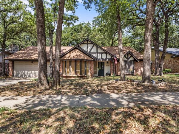 3033 Scenic Hills Court, Bedford, TX 76021