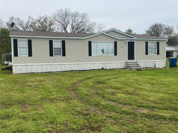 503 S Avenue C, Wortham, TX 76693