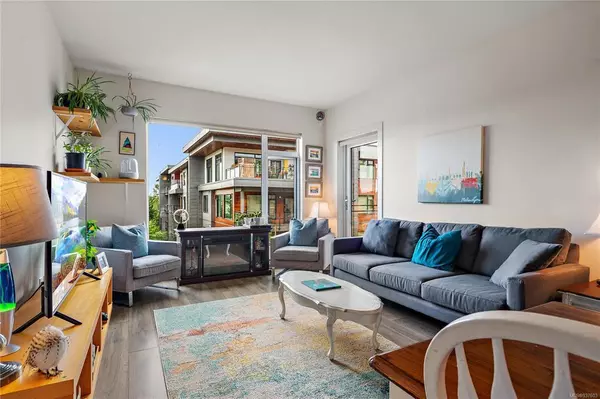 Saanich, BC V8Z 0E1,3815 Rowland Ave #301