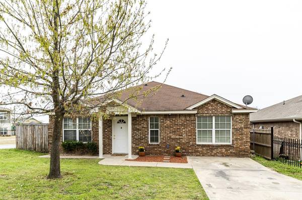 5009 Calloway Street, Sansom Park, TX 76114