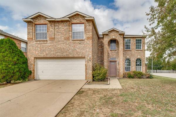 901 Carthage Way, Arlington, TX 76017