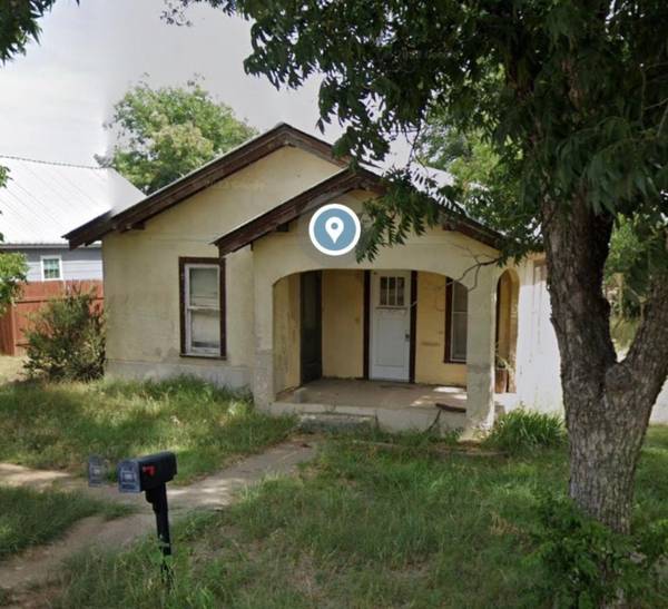 705 E 9th Street, Coleman, TX 76834