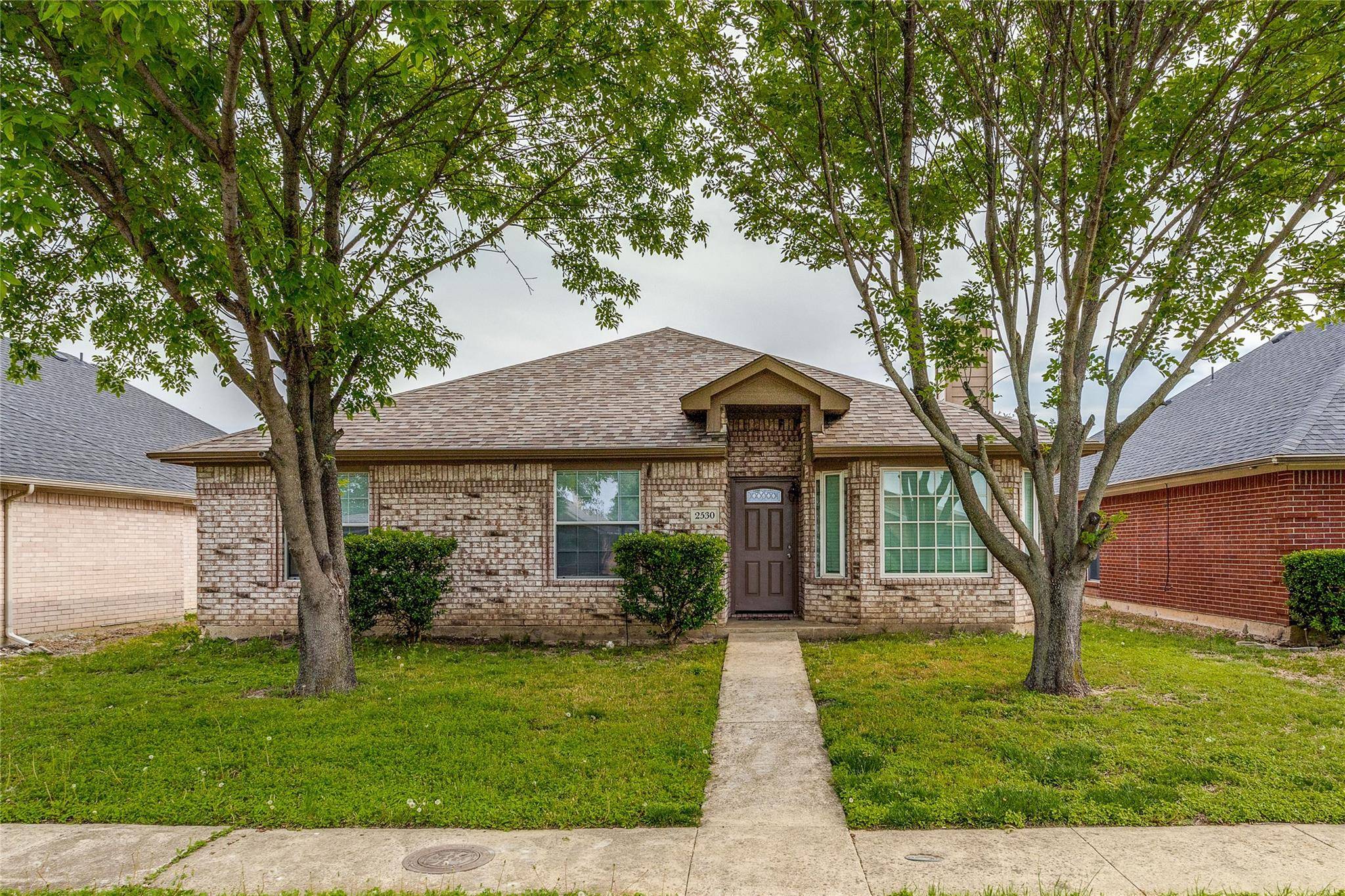 2530 Friendway Lane, Dallas, TX 75237