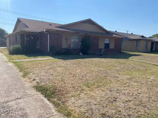 1008 Poplar Street, Benbrook, TX 76126