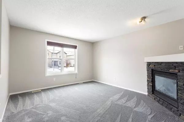 Calgary, AB T3K 0L3,42 Covecreek PL NE