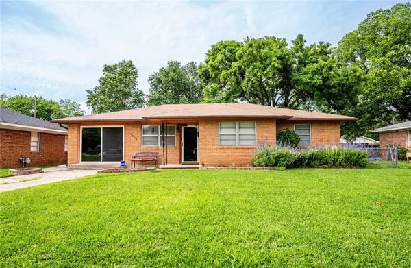 1603 Harris Street, Gainesville, TX 76240