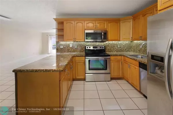 Pompano Beach, FL 33064,3370 Beau Rivage Dr  #4B