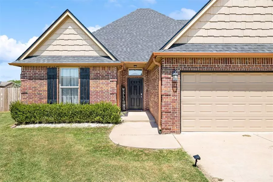 236 Glover Circle, Elgin, OK 73538