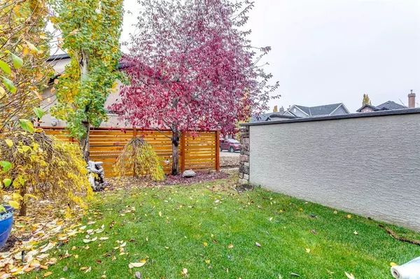 Calgary, AB T3G 5P5,81 Arbour Vista Close NW