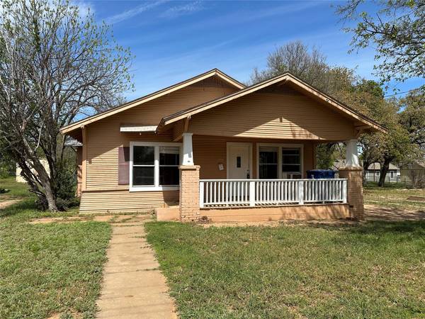 1309 Avenue C, Brownwood, TX 76801