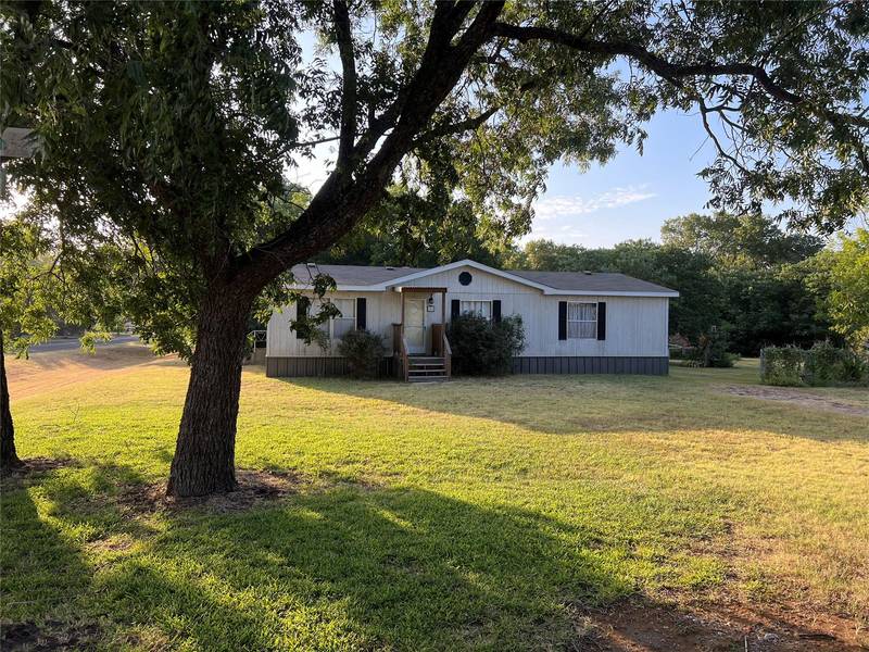 101 8th Street, Forreston, TX 76041