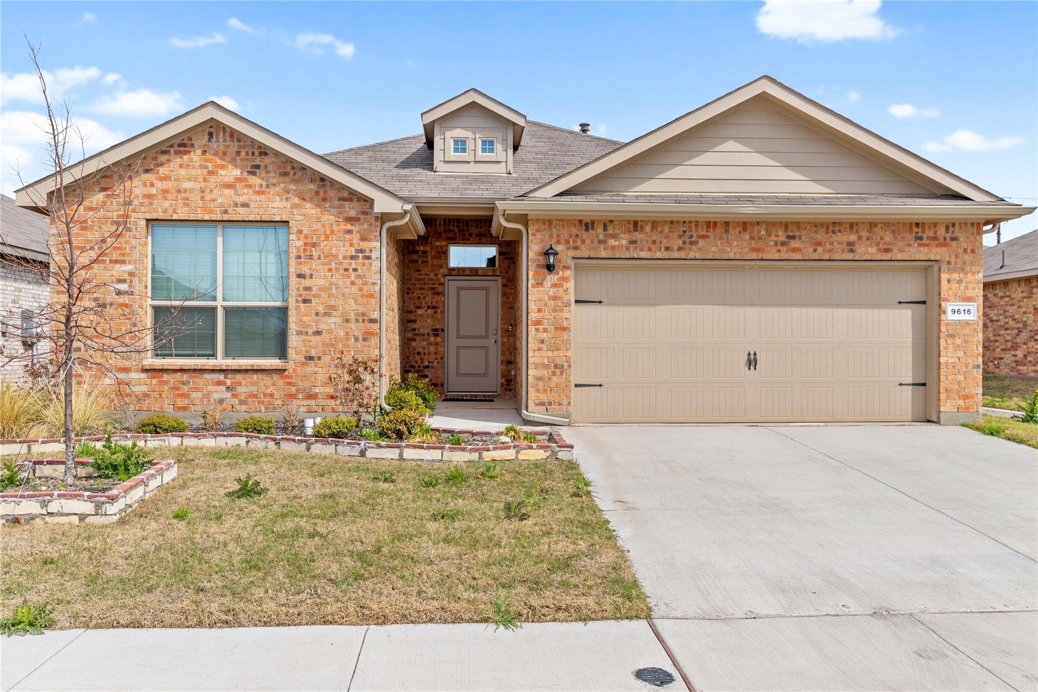 9616 Hickory Knob Drive, Fort Worth, TX 76108
