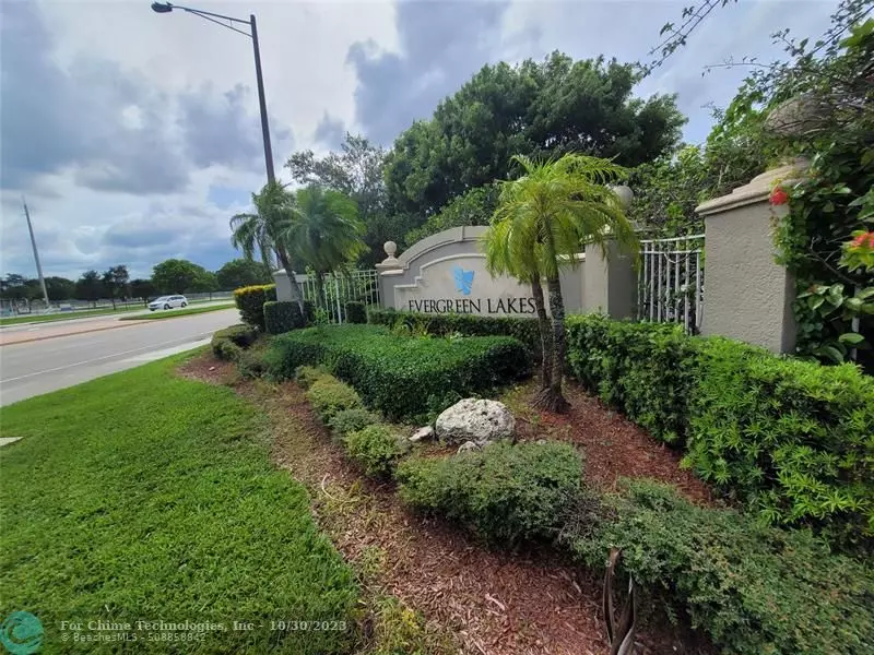 Coconut Creek, FL 33073,5021 Wiles Rd  #205