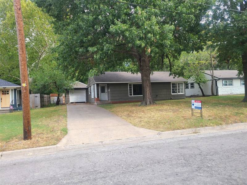 912 S Rusk Street, Gainesville, TX 76240