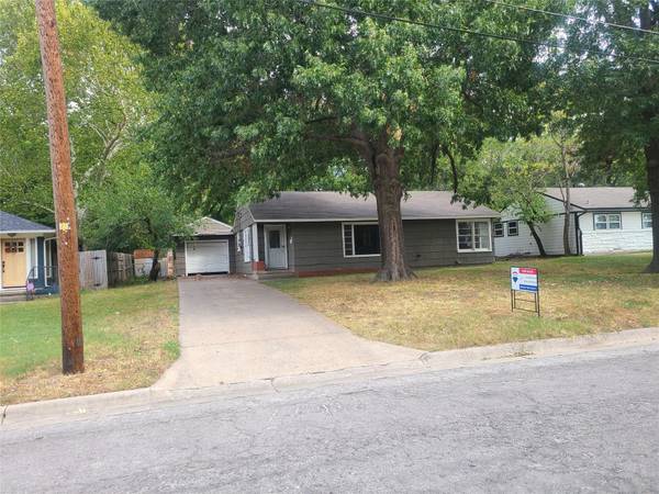 912 S Rusk Street,  Gainesville,  TX 76240