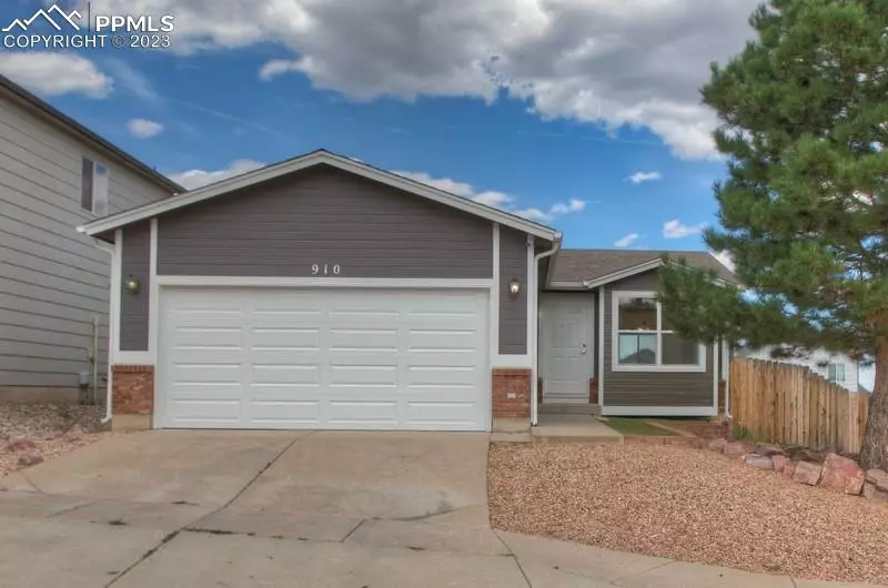 910 Lords Hill DR, Fountain, CO 80817