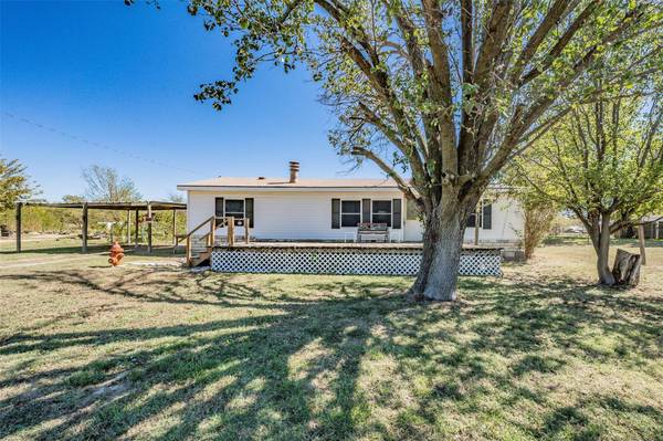 5200 Misty Hollow Drive,  Joshua,  TX 76058