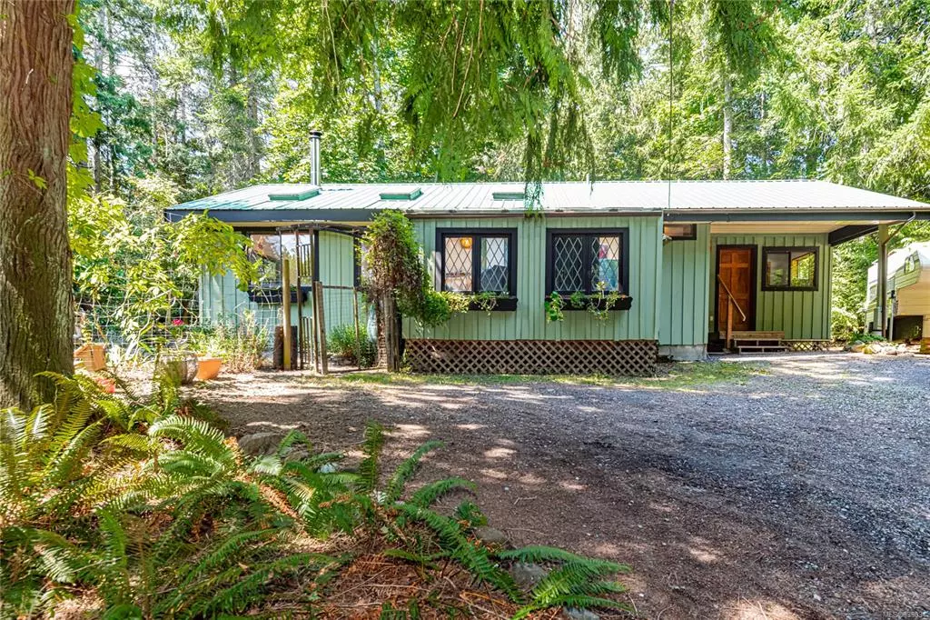 Salt Spring, BC V8K 1P1,204 Grantville St