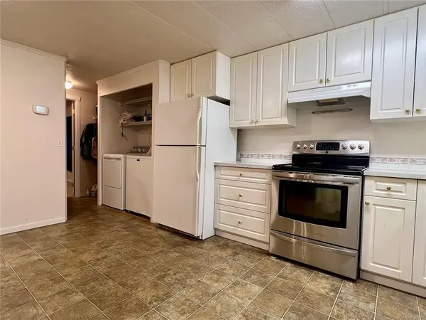 Nanaimo, BC V9R 6L2,61 12th St #28