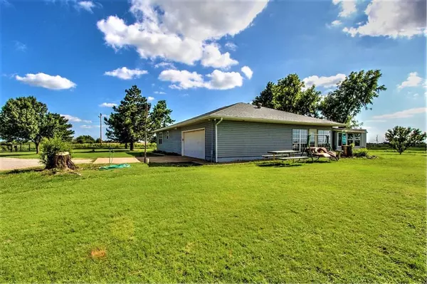 Tuttle, OK 73089,1838 County Road 1230